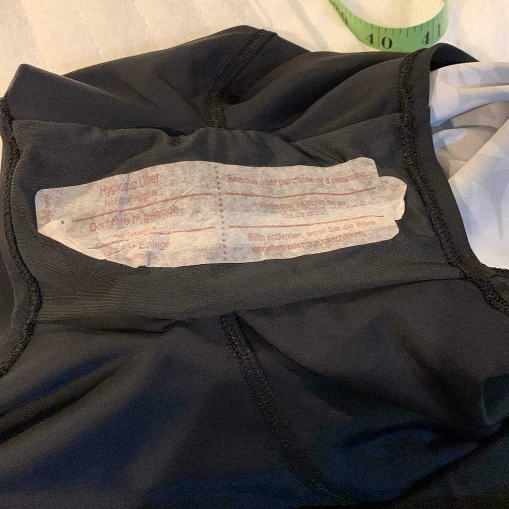 NWOT Lands End Womens Skort. Has black shorts with hygienic liner in place. 12. - Picture 9 of 9